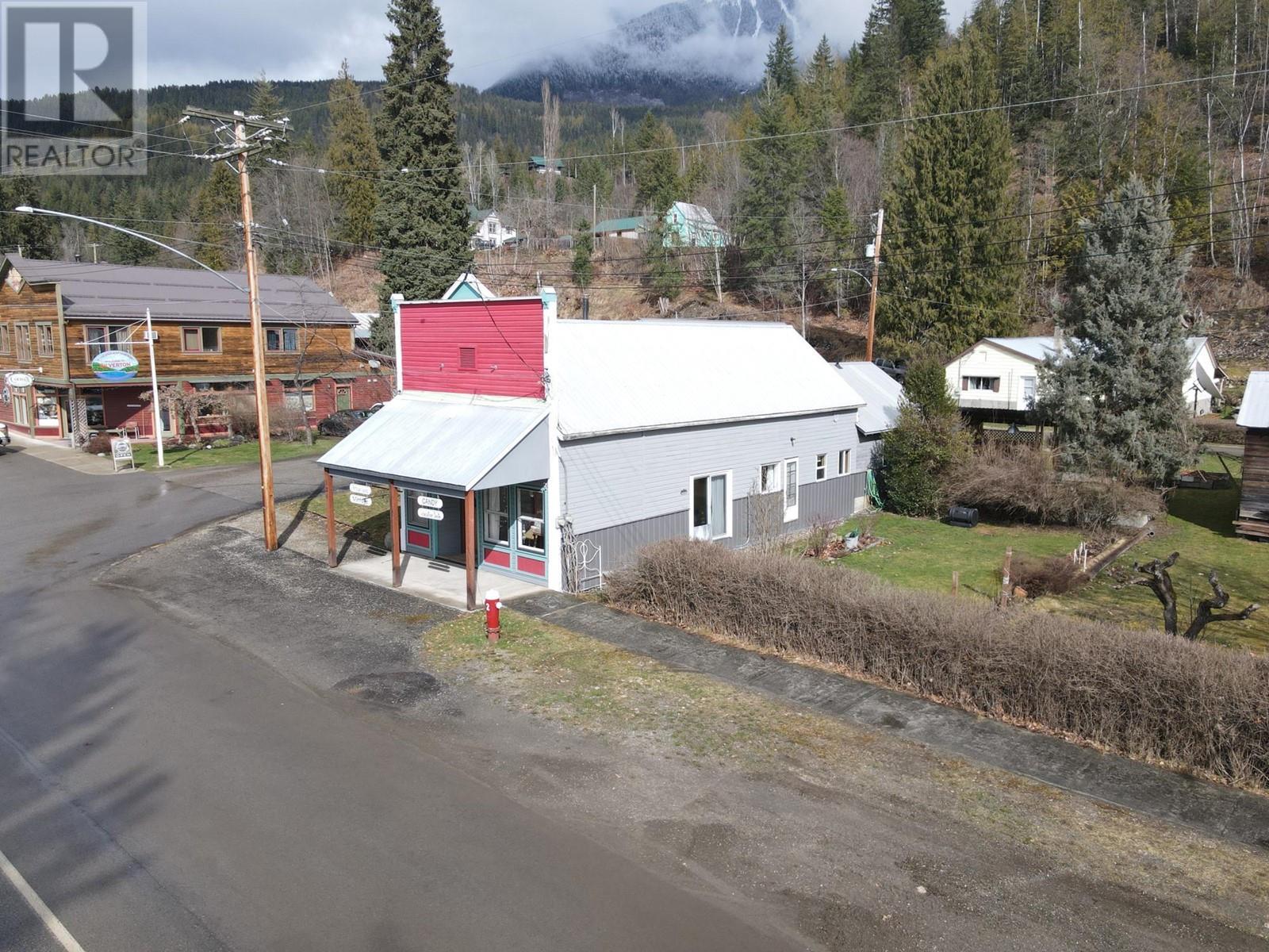 Photo 28 of 124 Lake Avenue, Silverton BC