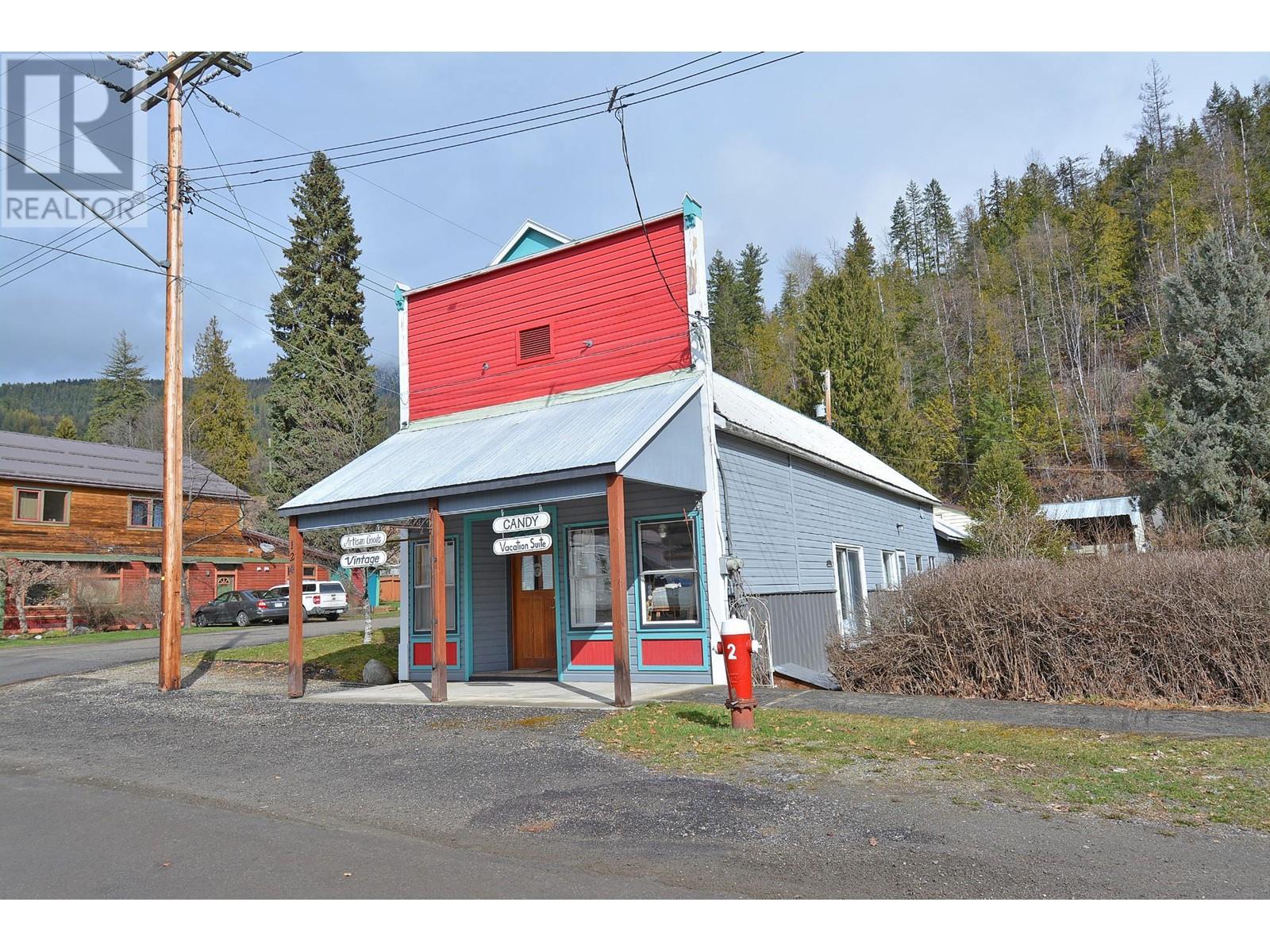 Photo 11 of 124 Lake Avenue, Silverton BC