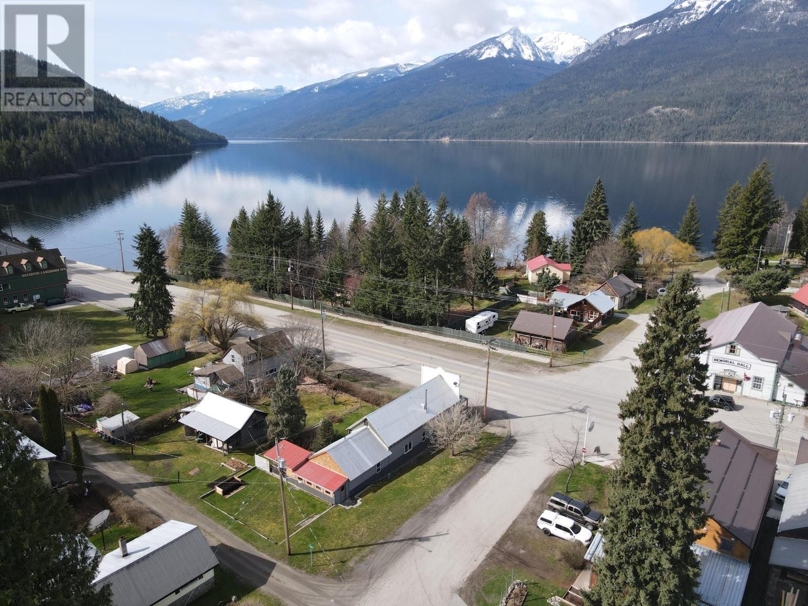 Photo 27 of 124 Lake Avenue, Silverton BC