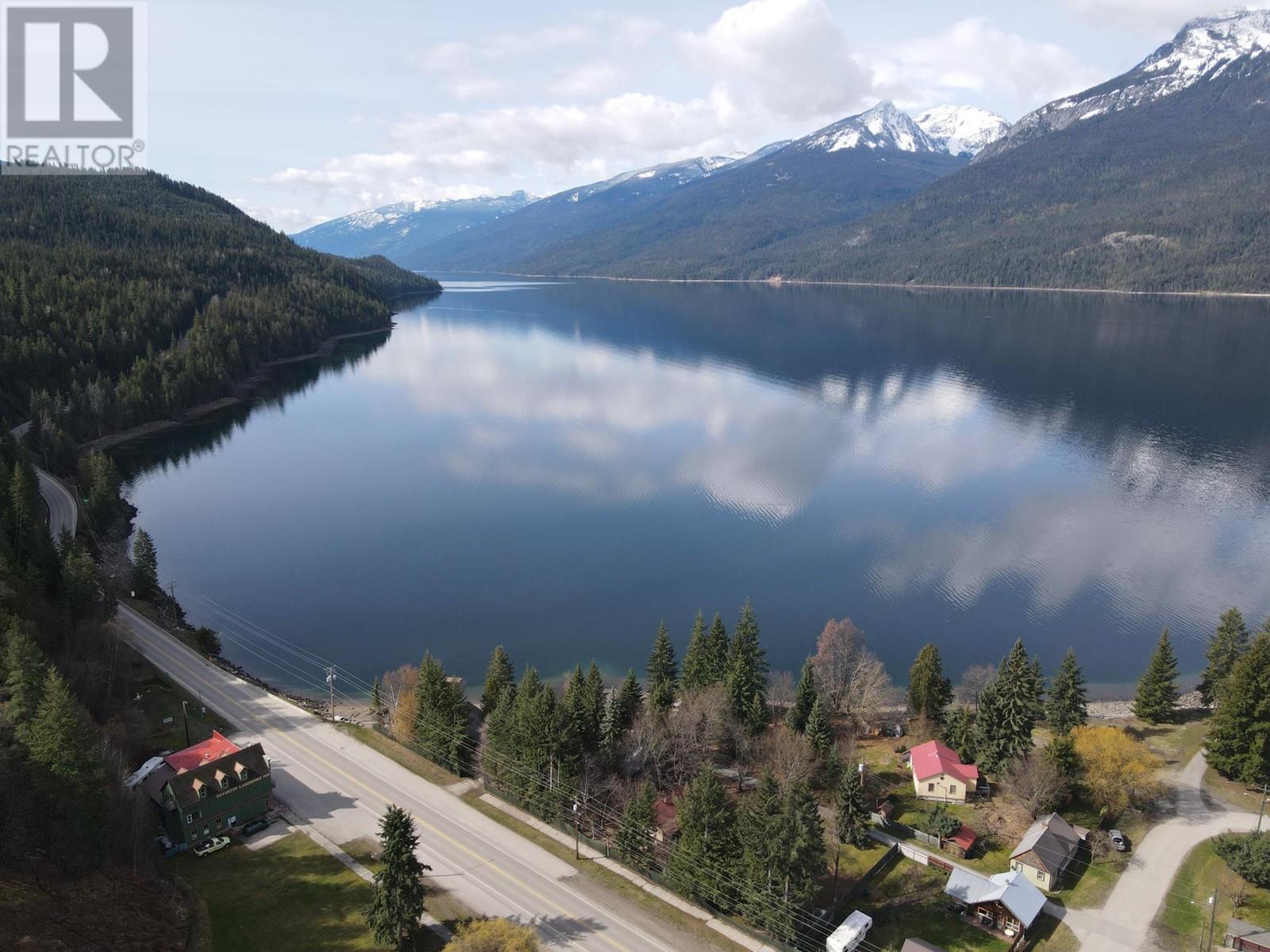 Photo 20 of 124 Lake Avenue, Silverton BC