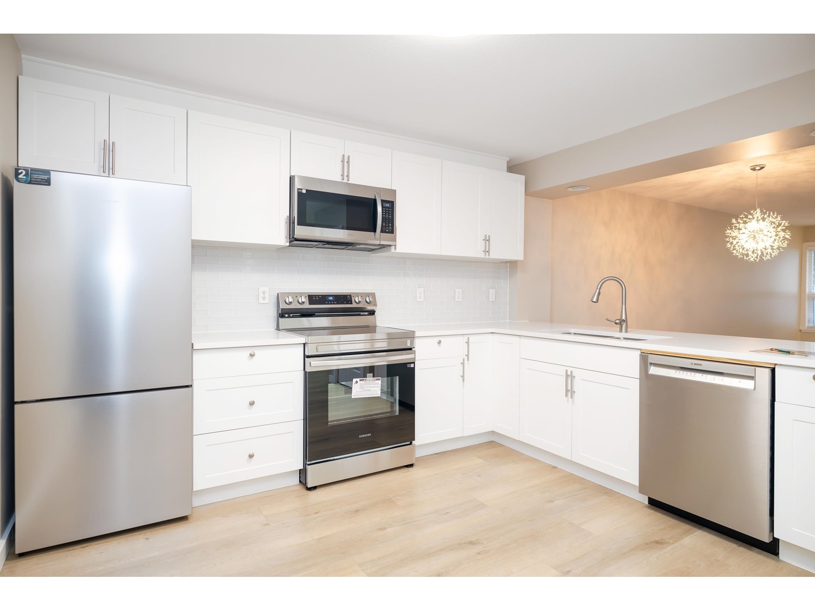303 1234 MERKLIN STREET, White Rock