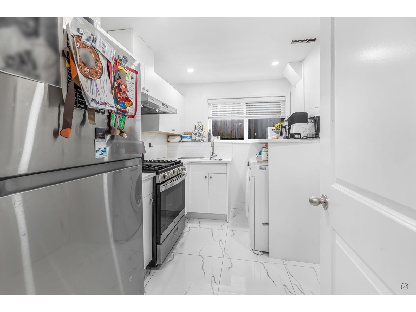 15839 CLIFF AVENUE, White Rock real estate listing R2970164