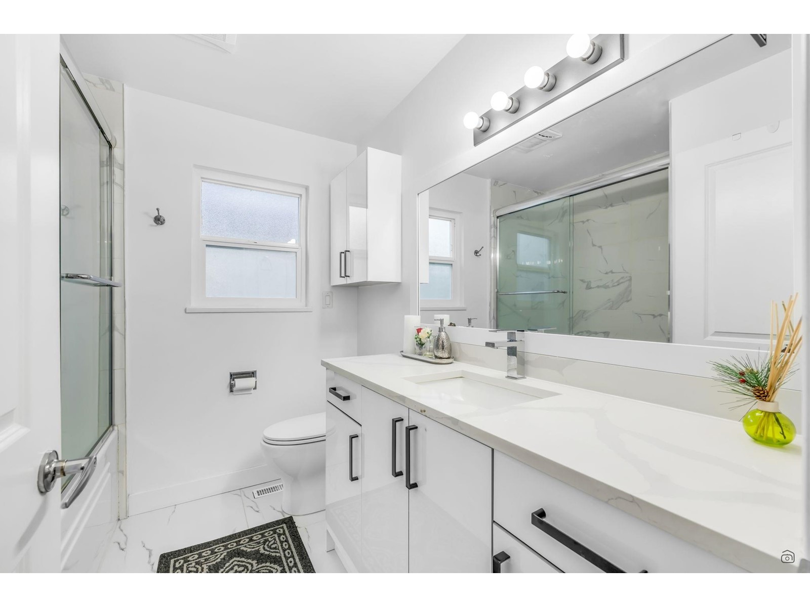 15839 CLIFF AVENUE, White Rock real estate listing R2970164