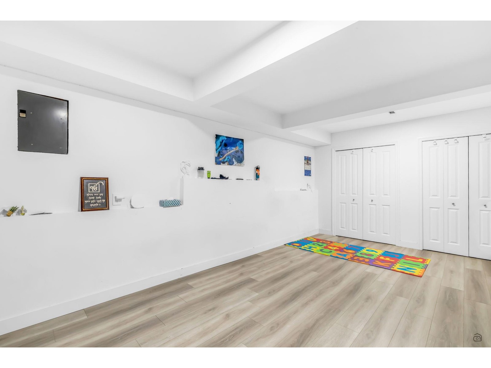 15839 CLIFF AVENUE, White Rock real estate listing R2970164