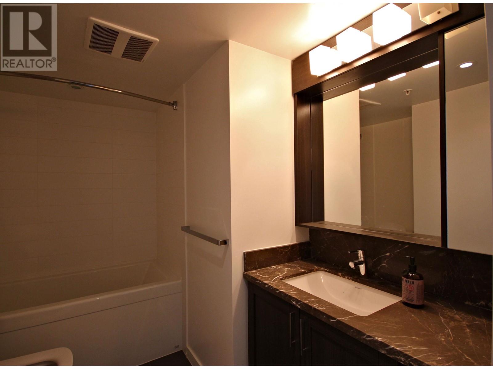 Photo 7 of 2605 5515 Boundary Road, Vancouver BC