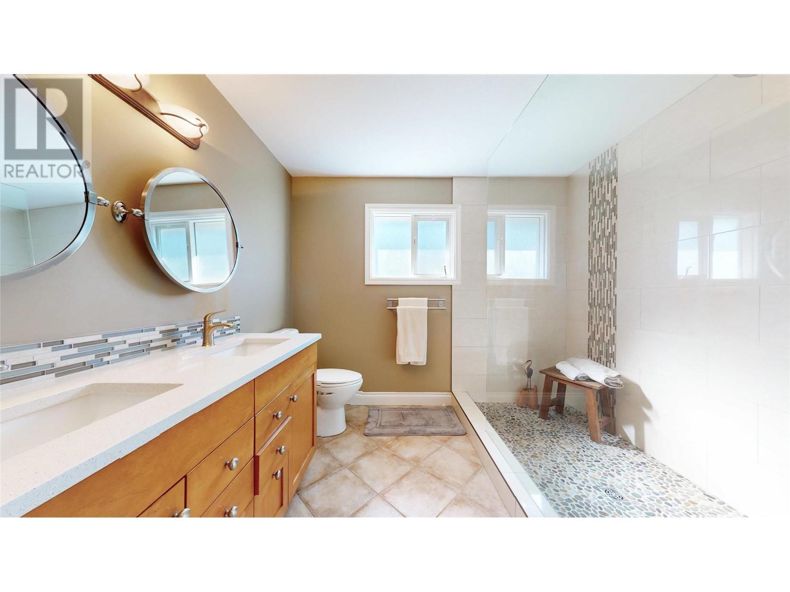  614 Wilson Mountain Road, Oliver