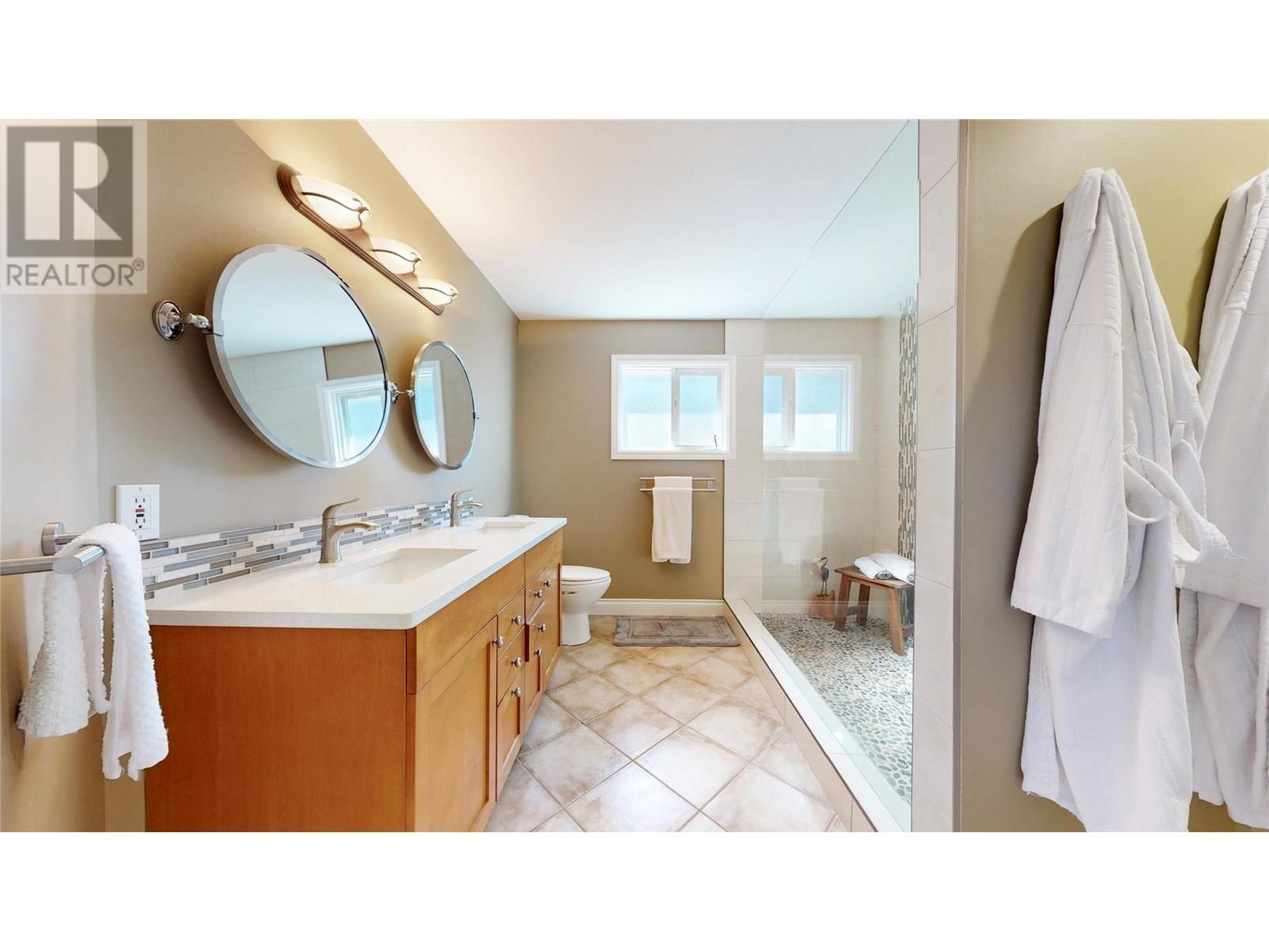  614 Wilson Mountain Road, Oliver