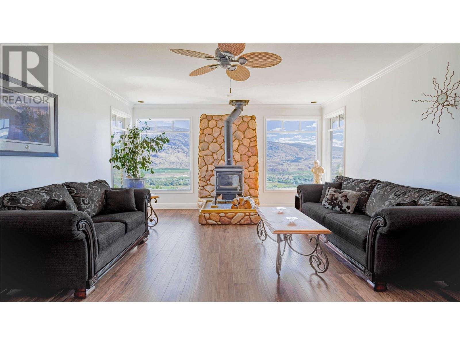  614 Wilson Mountain Road, Oliver