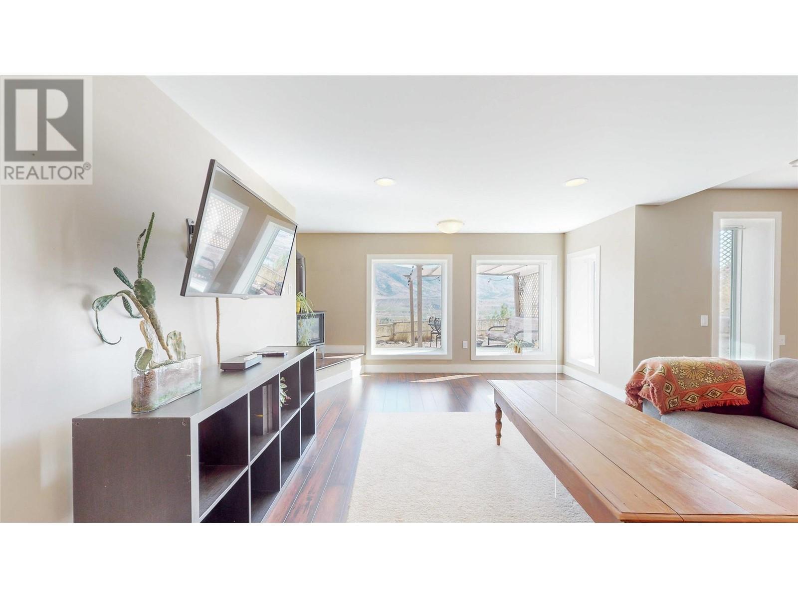  614 Wilson Mountain Road, Oliver