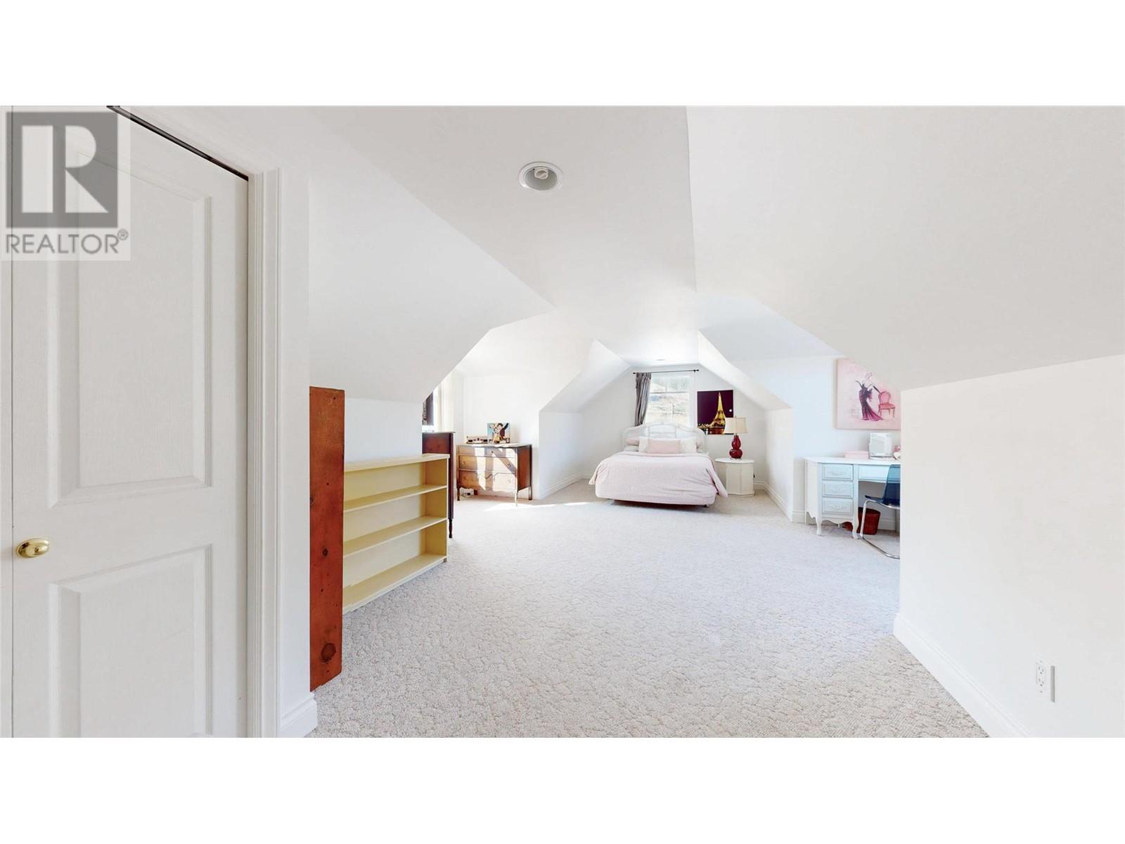  614 Wilson Mountain Road, Oliver