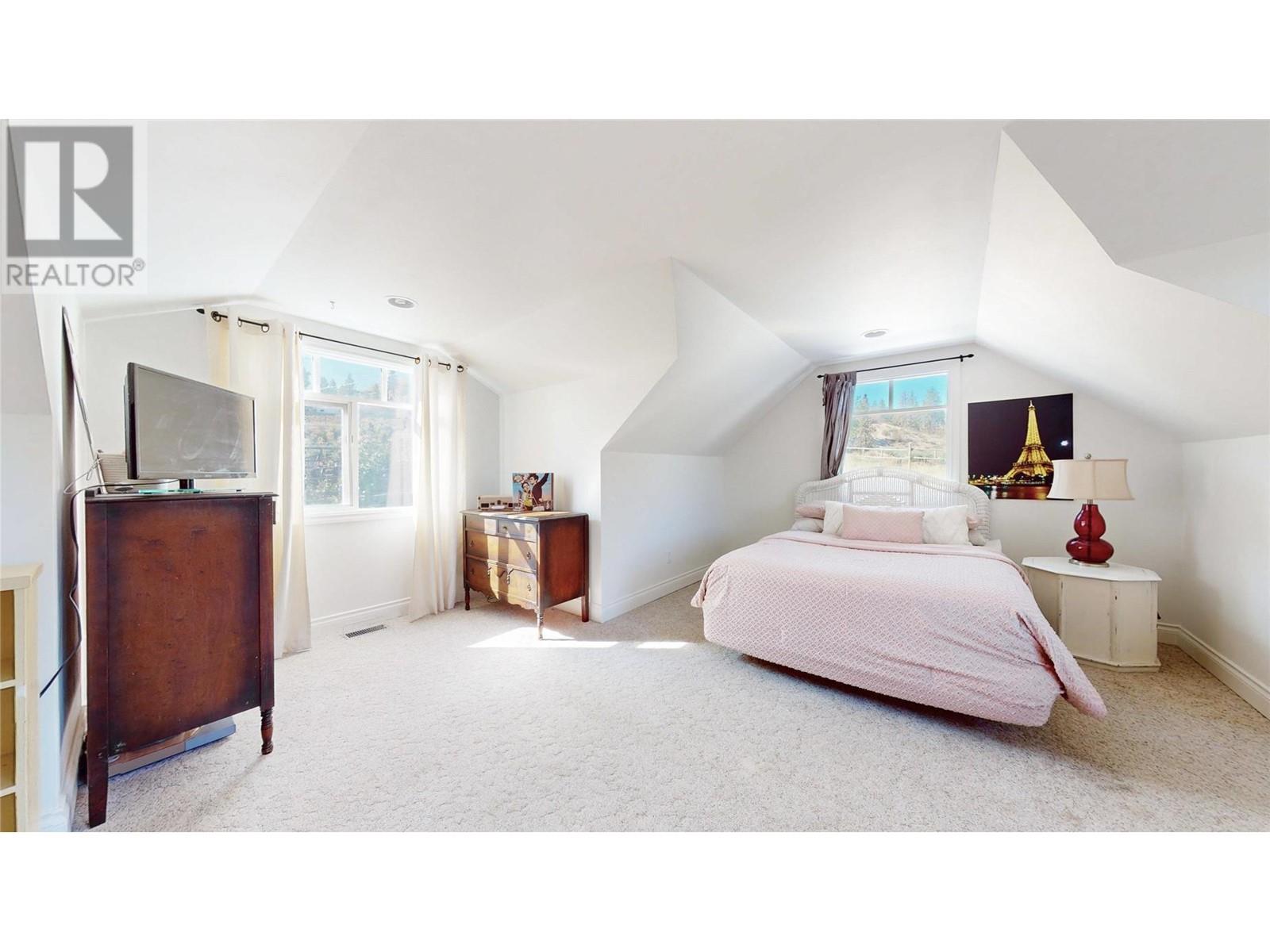  614 Wilson Mountain Road, Oliver