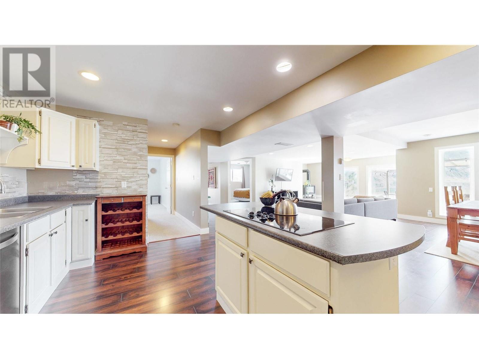  614 Wilson Mountain Road, Oliver