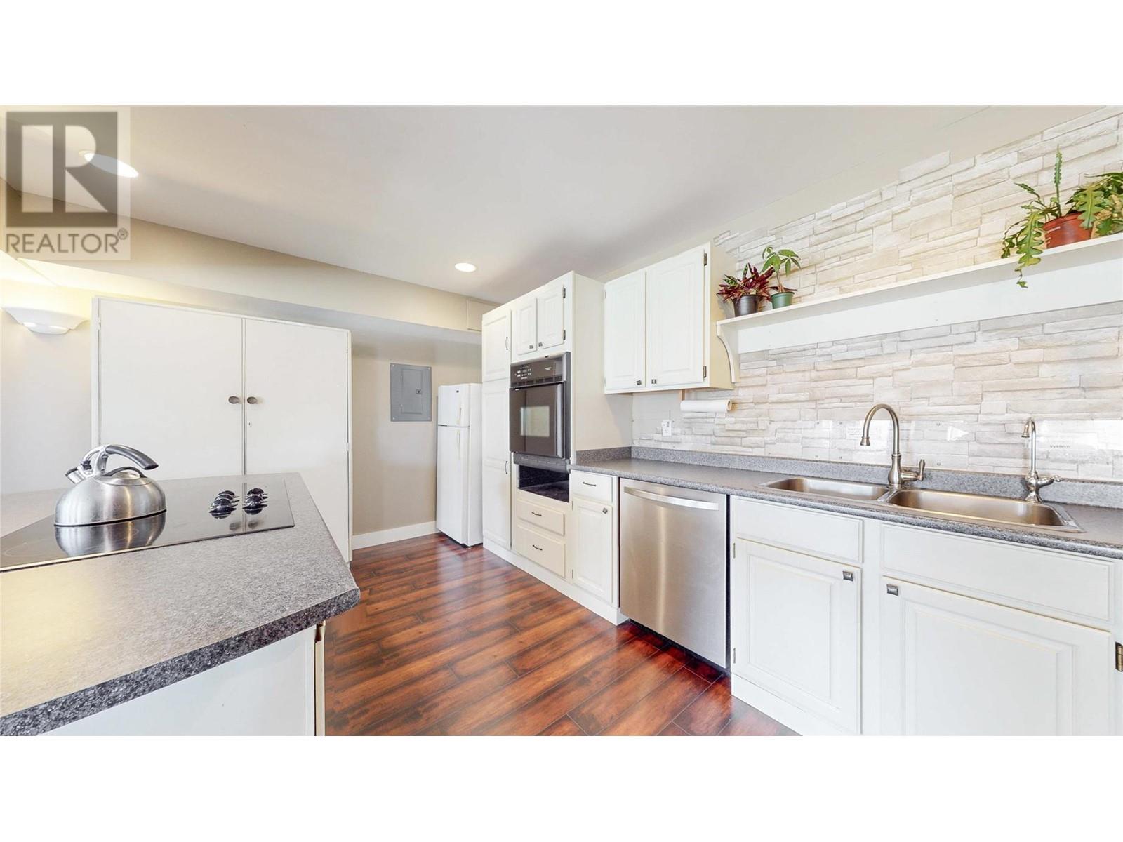  614 Wilson Mountain Road, Oliver