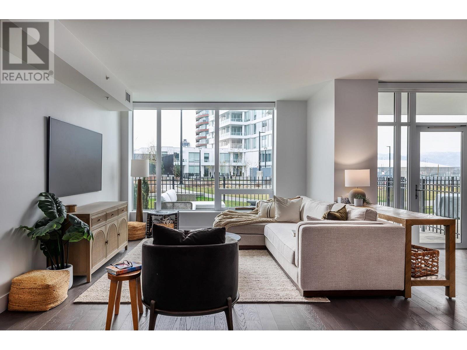 #411 1181 SUNSET DRIVE - Image 4