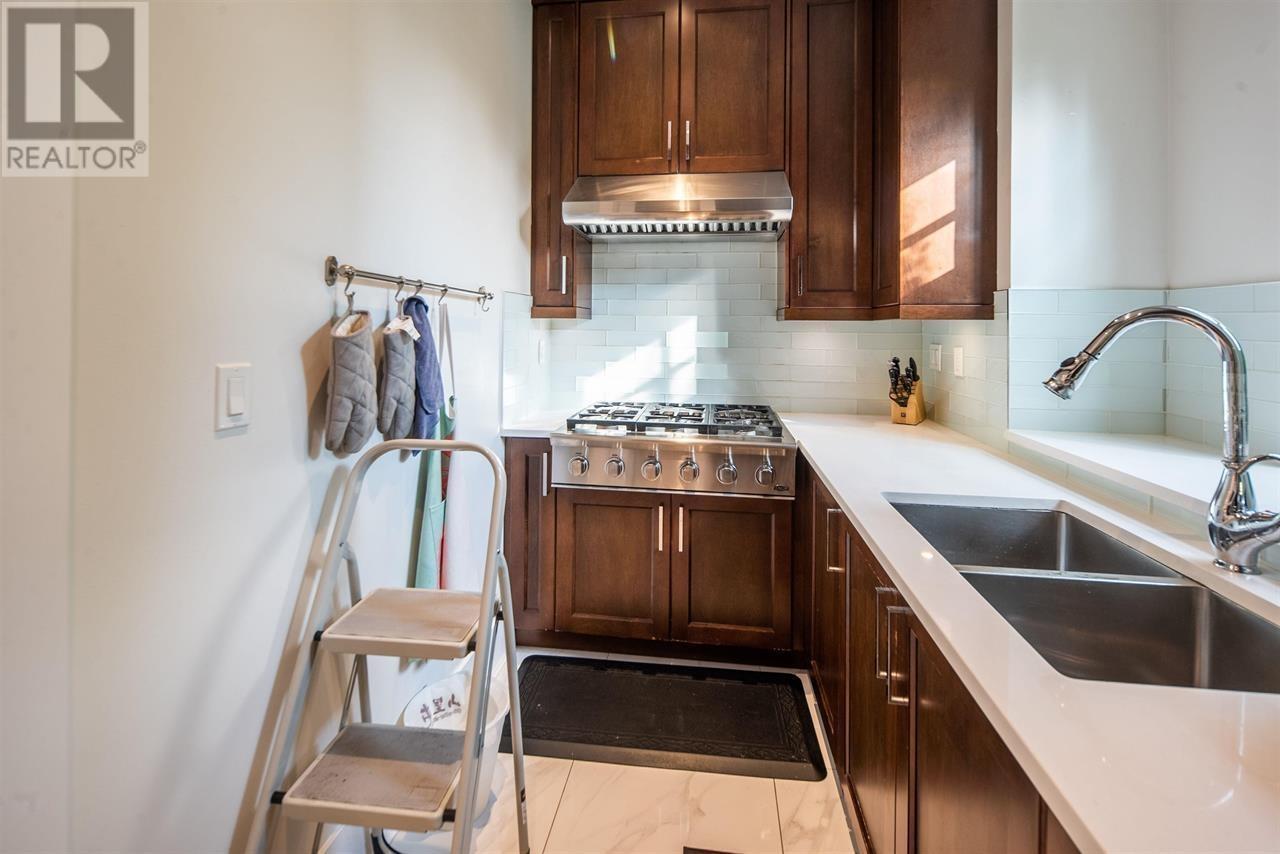 5819 MONCTON Street, Richmond