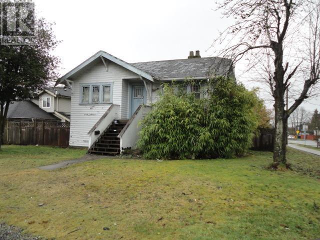 Photo 11 of 7506 19th Avenue, Burnaby BC