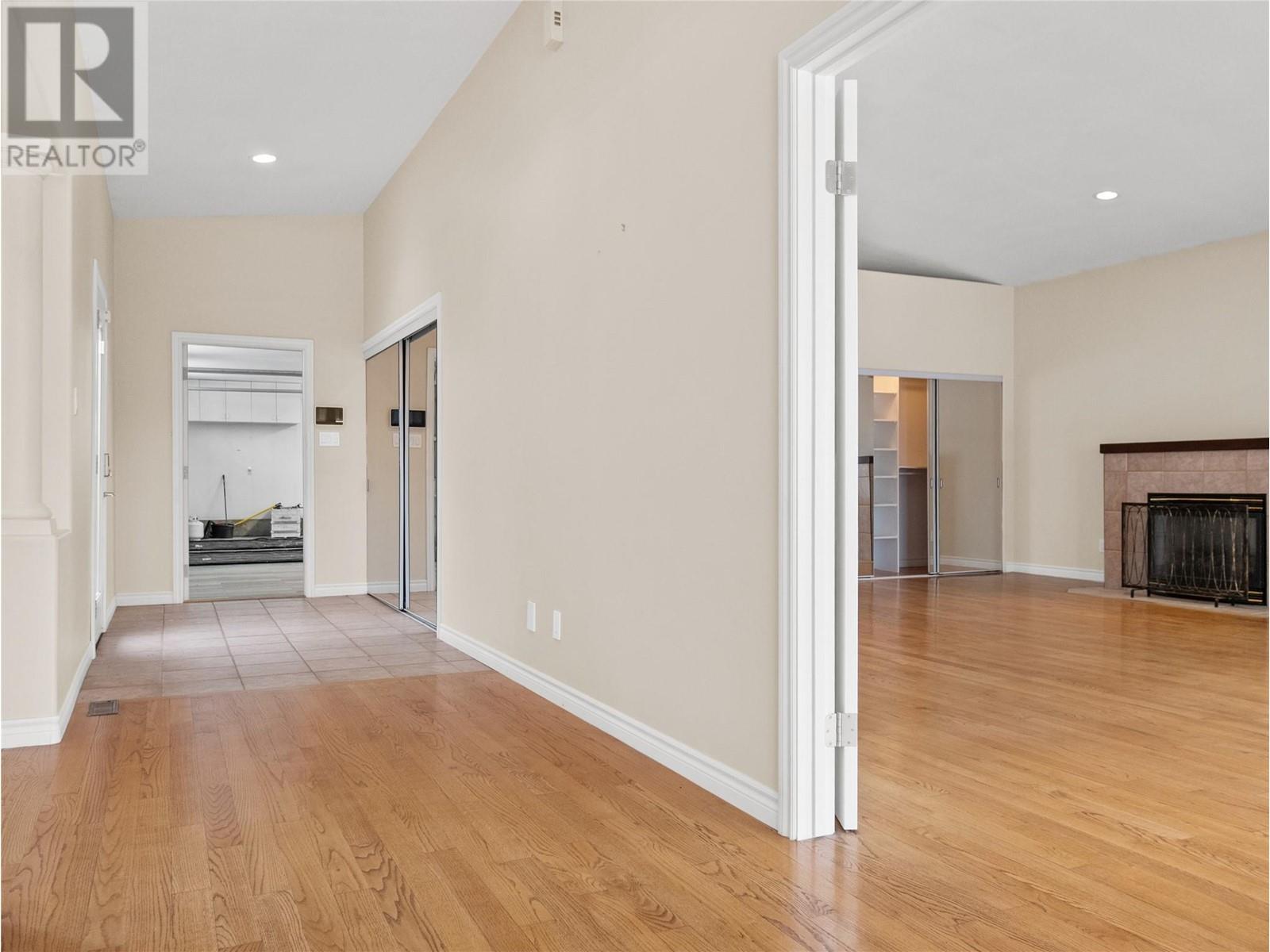 5105/5101 53 Street, Pouce Coupe