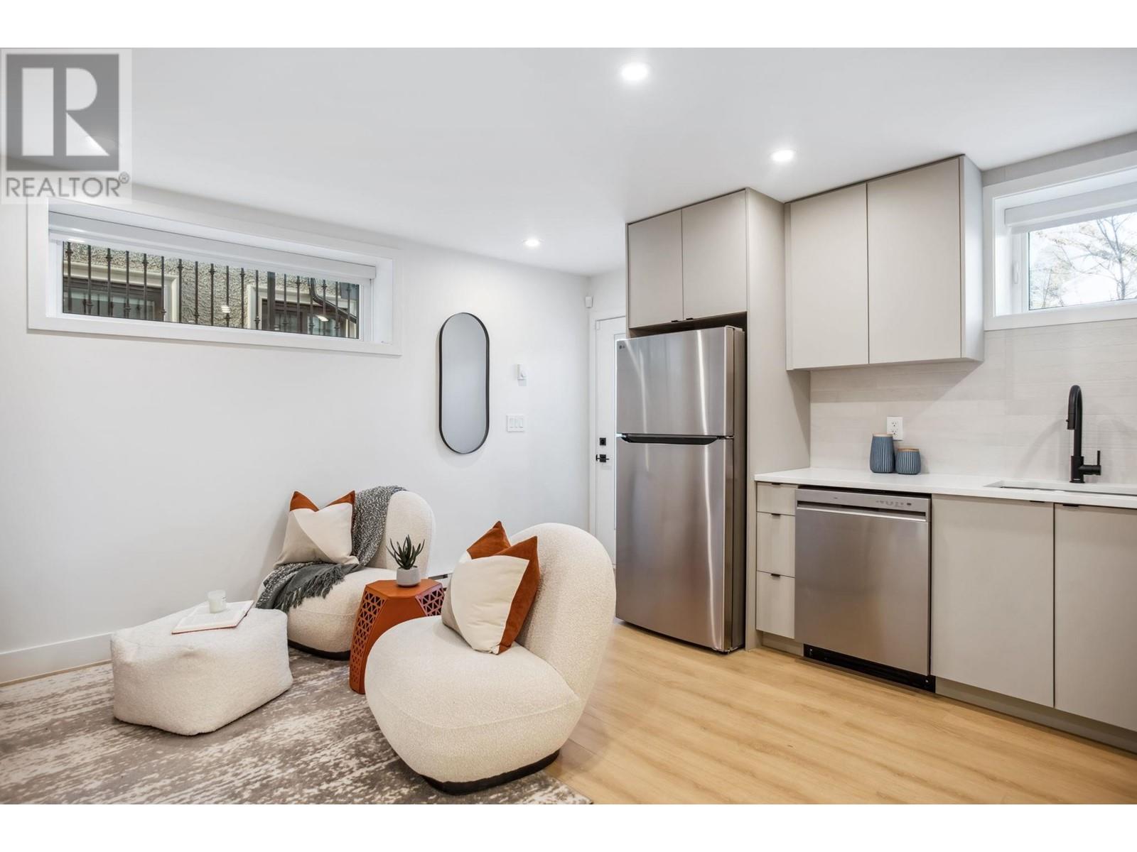 2792 W 21ST AVENUE, Vancouver