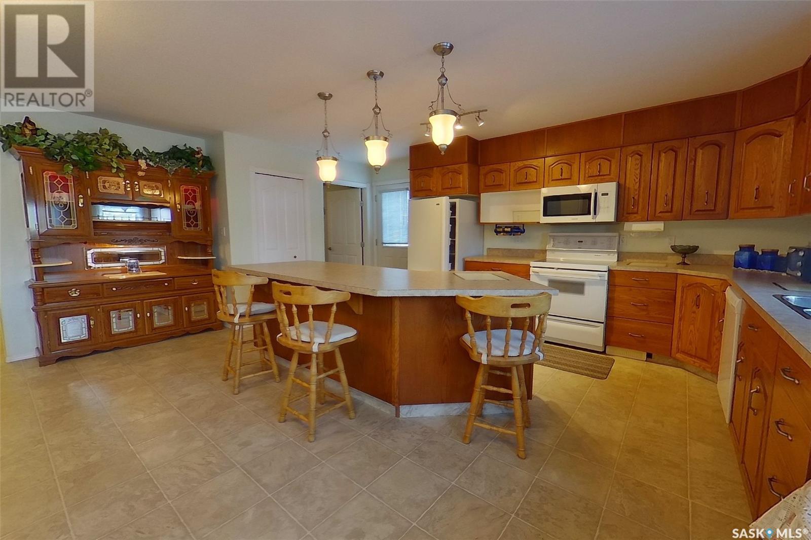 Photo 7 of 916 103rd Avenue, Tisdale SK