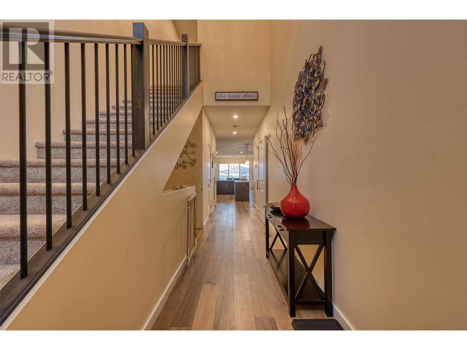 2 595 Vineyard Way North, Vernon