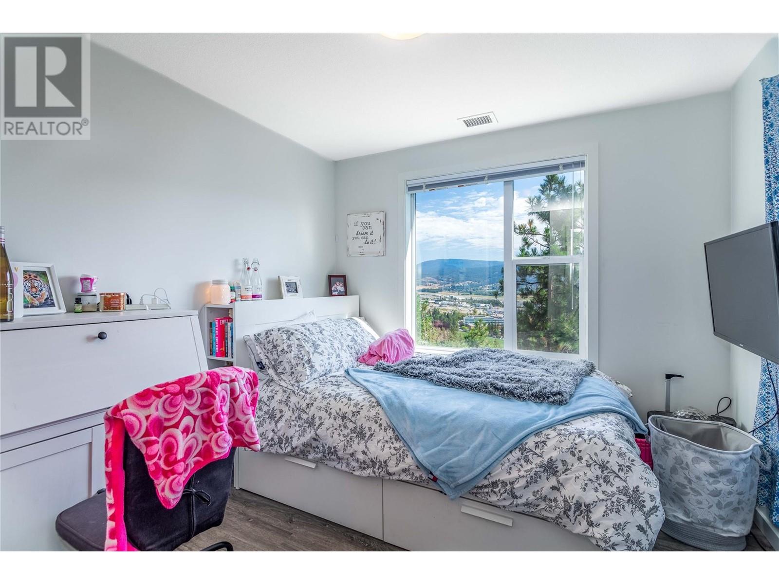 312 935 Academy Way, Kelowna