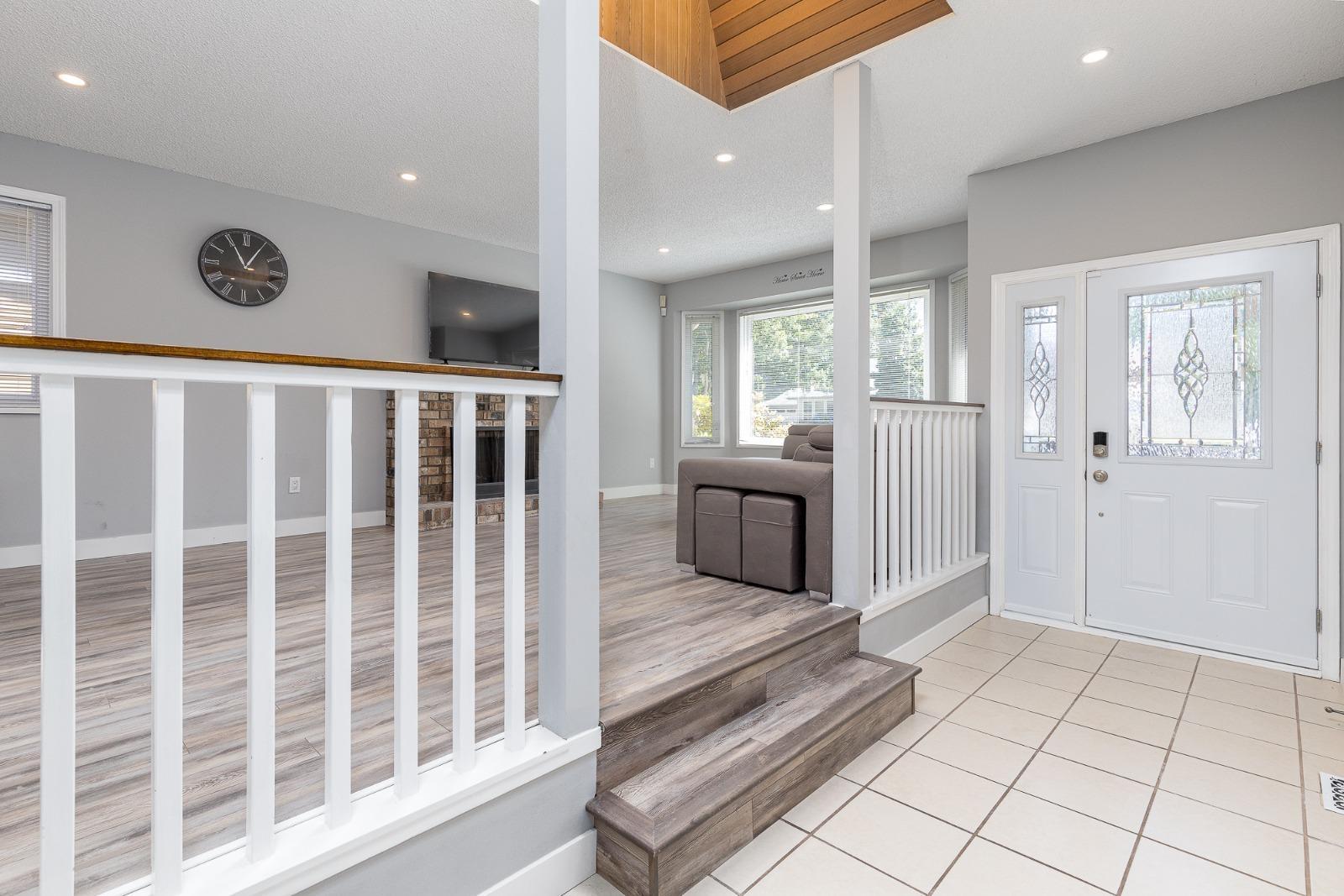 Photo 4 of 9435 149 A Street, Surrey BC