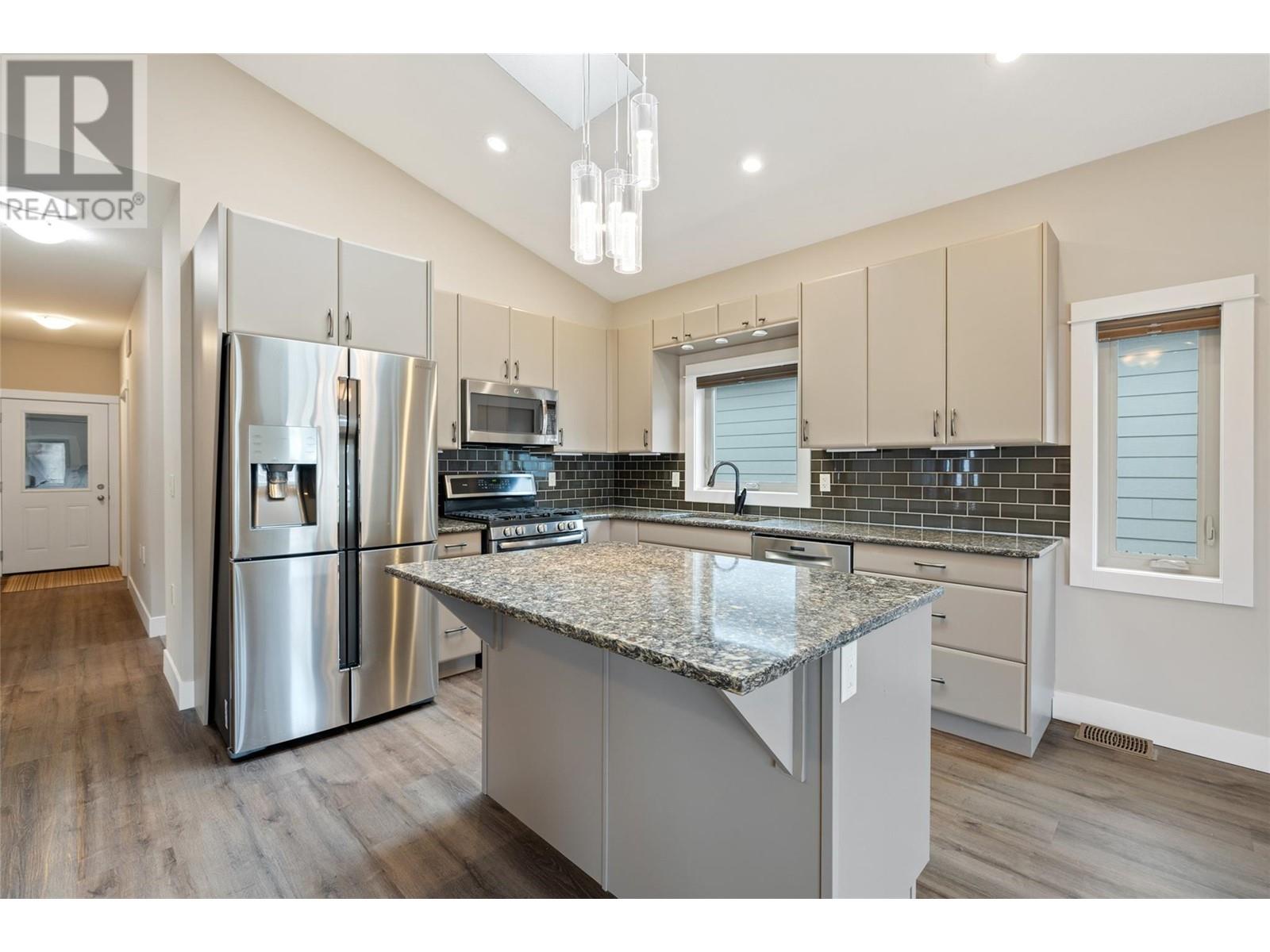  613 Nighthawk Avenue, Vernon