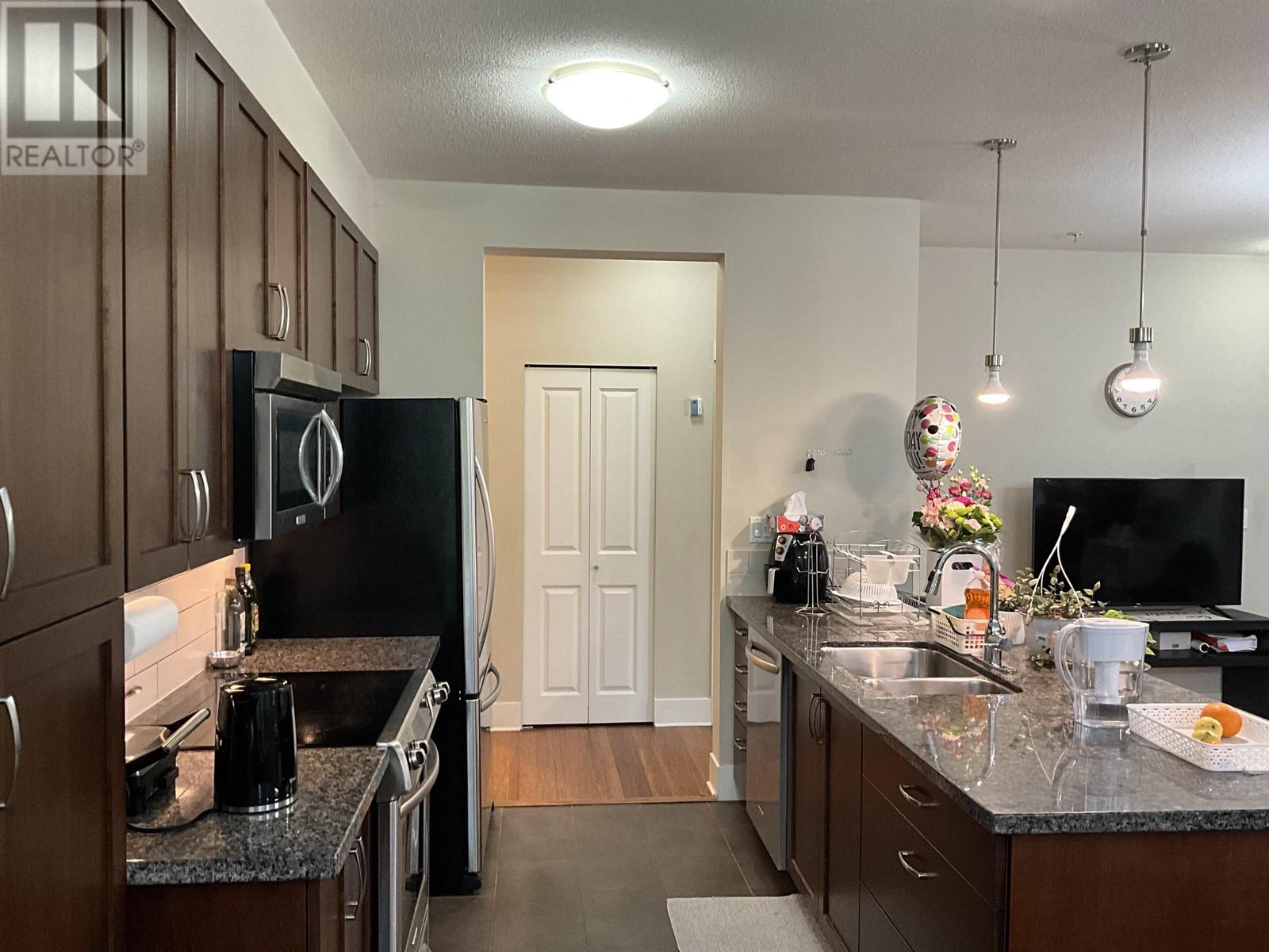Photo 5 of 214 5788 Birney Avenue, Vancouver BC