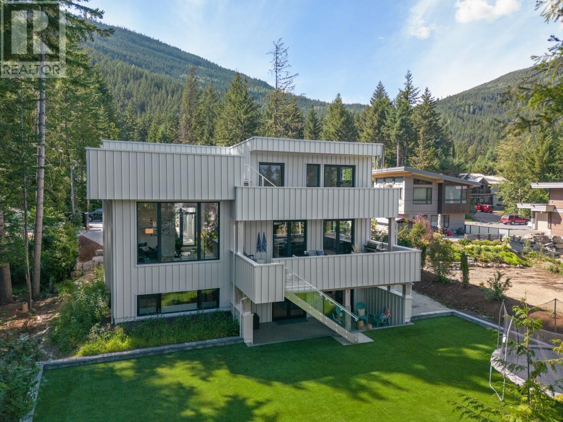 8328 NEEDLES DRIVE, Whistler