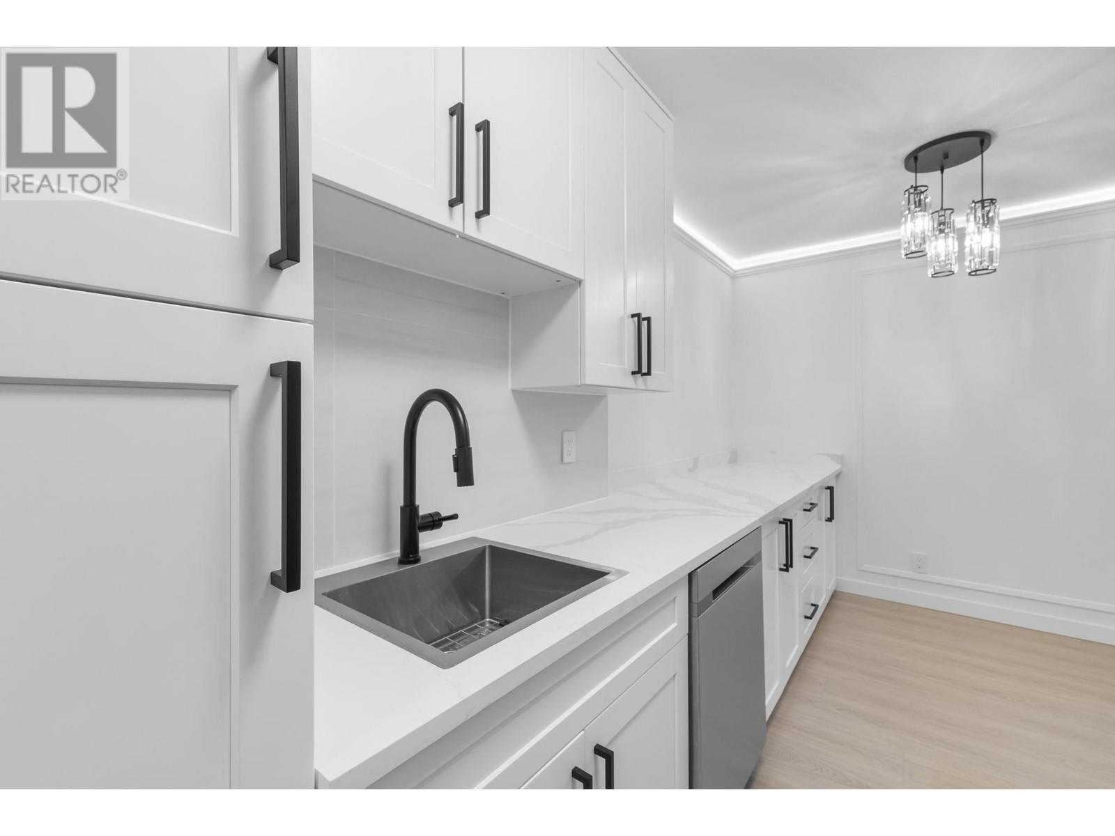 1102 2012 FULLERTON AVENUE, North Vancouver real estate listing for sale