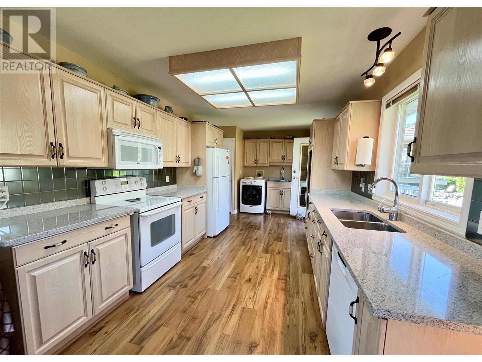 3808 SAWGRASS Drive, Osoyoos