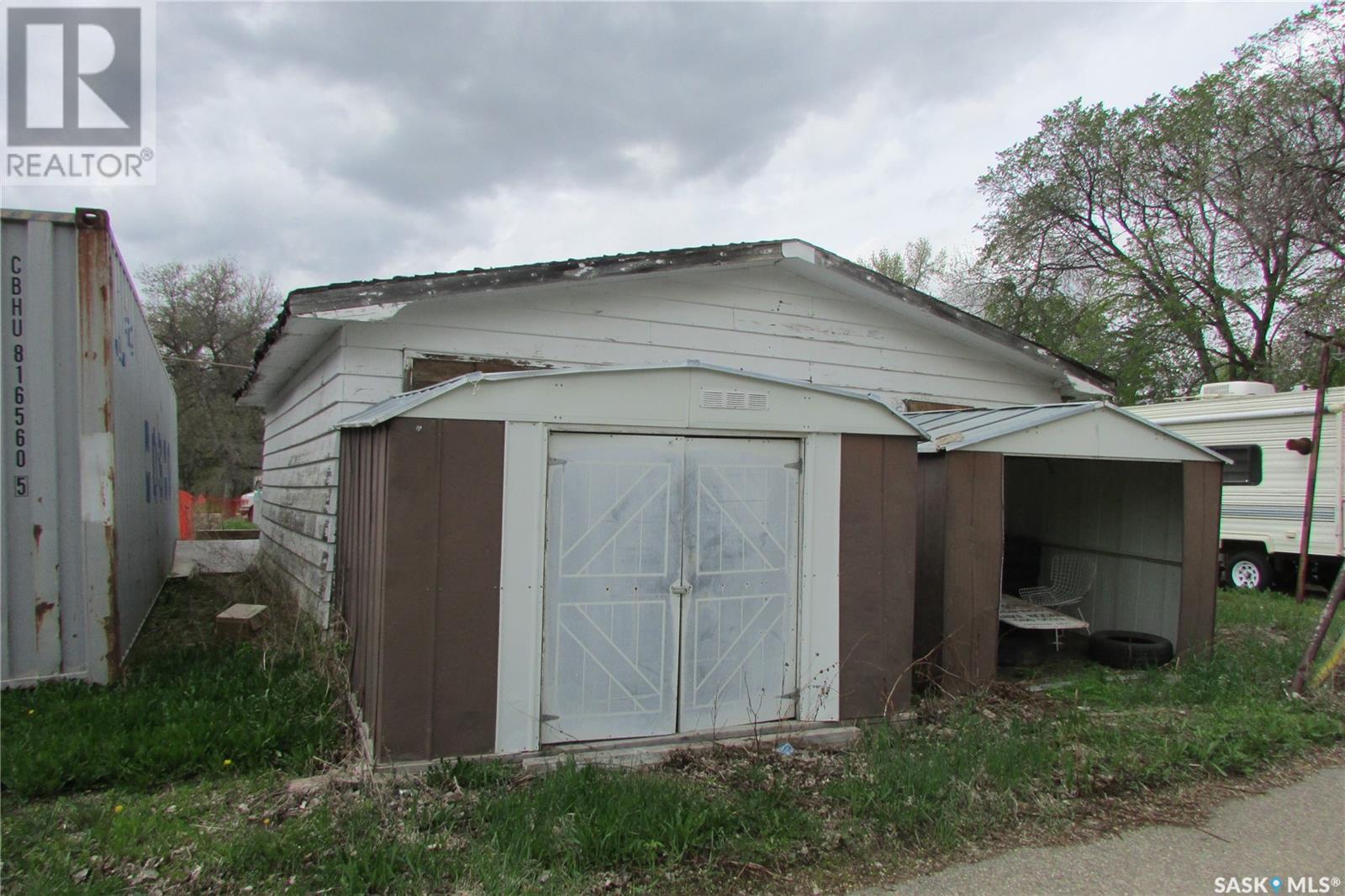 Photo 8 of 45 Cecil Crescent, Regina SK