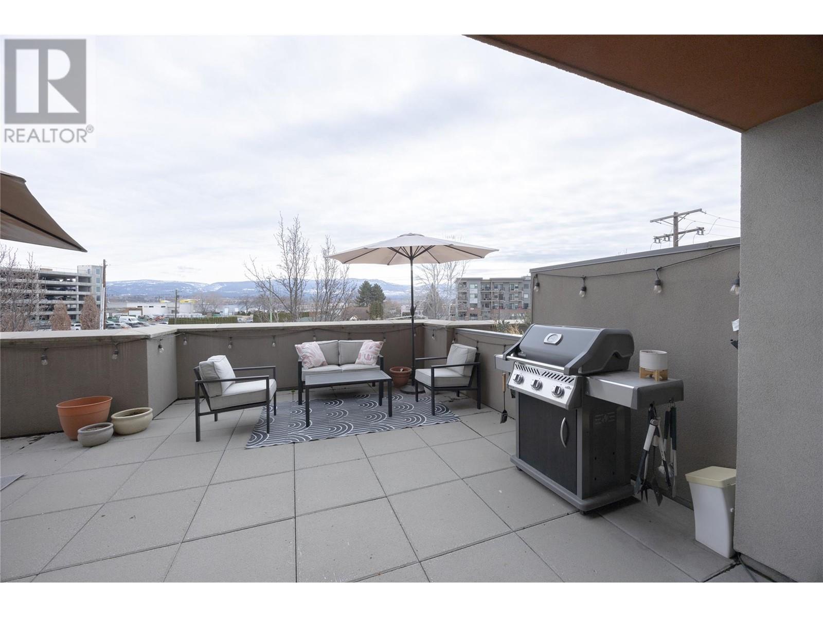 202 1550 Dickson Avenue, Kelowna