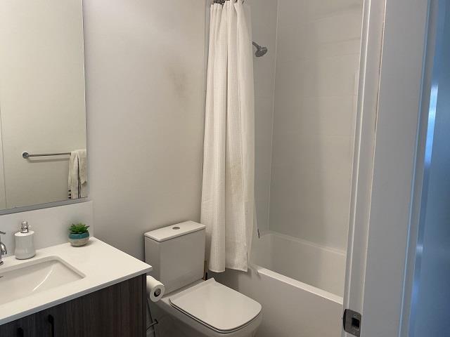 Photo 11 of 58 15235 Sitka Drive, Surrey BC