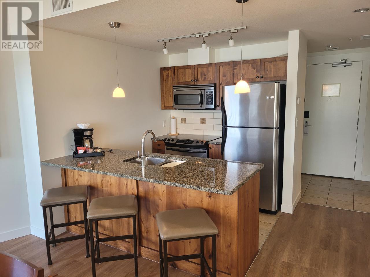 #116 4200 LAKESHORE Drive - 3