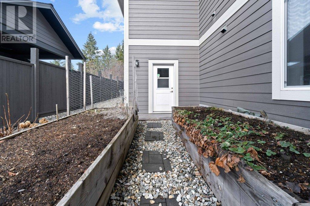  1750 20 Avenue Northeast, Salmon Arm