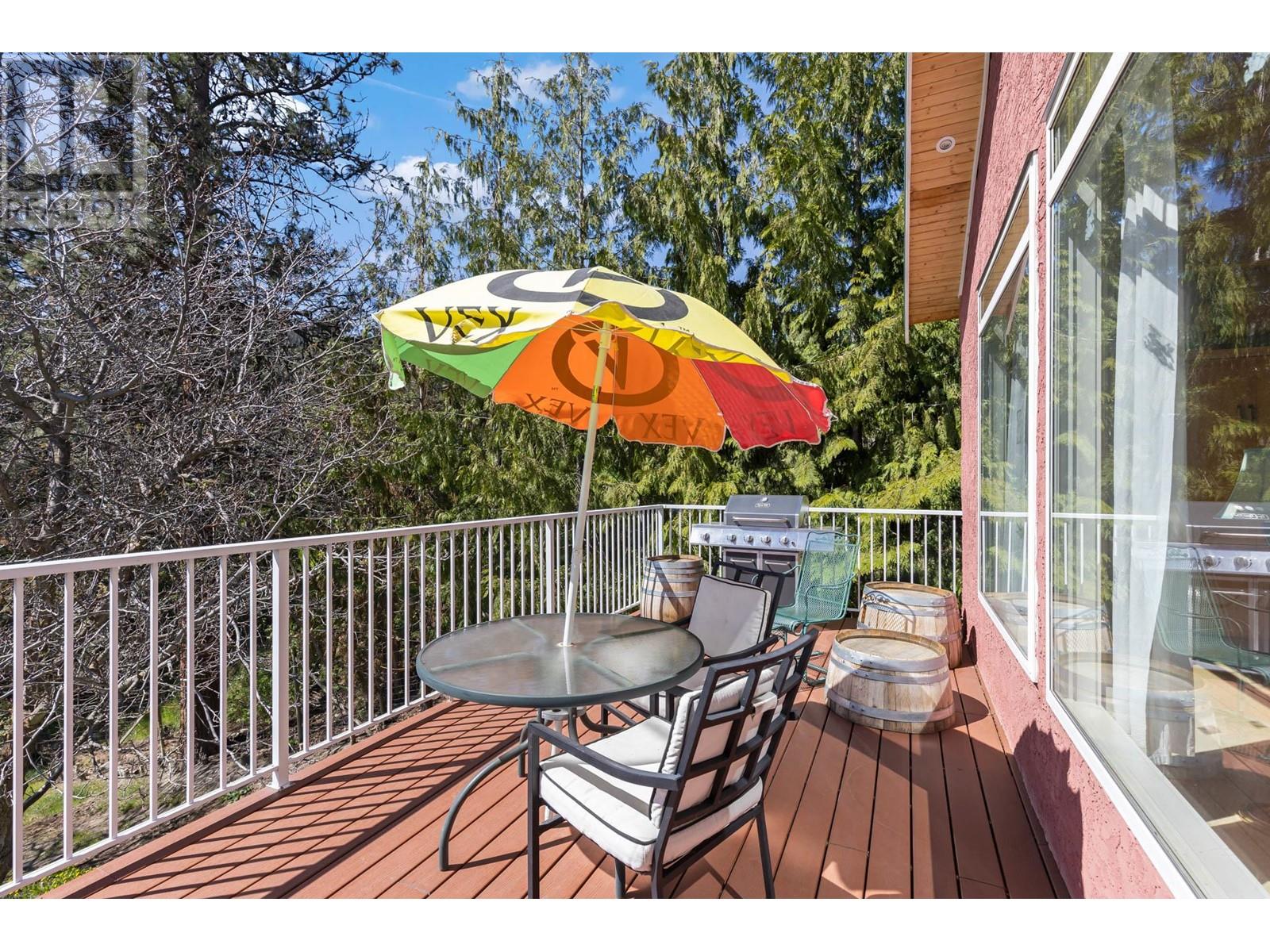 5010 Elliott Avenue, Peachland