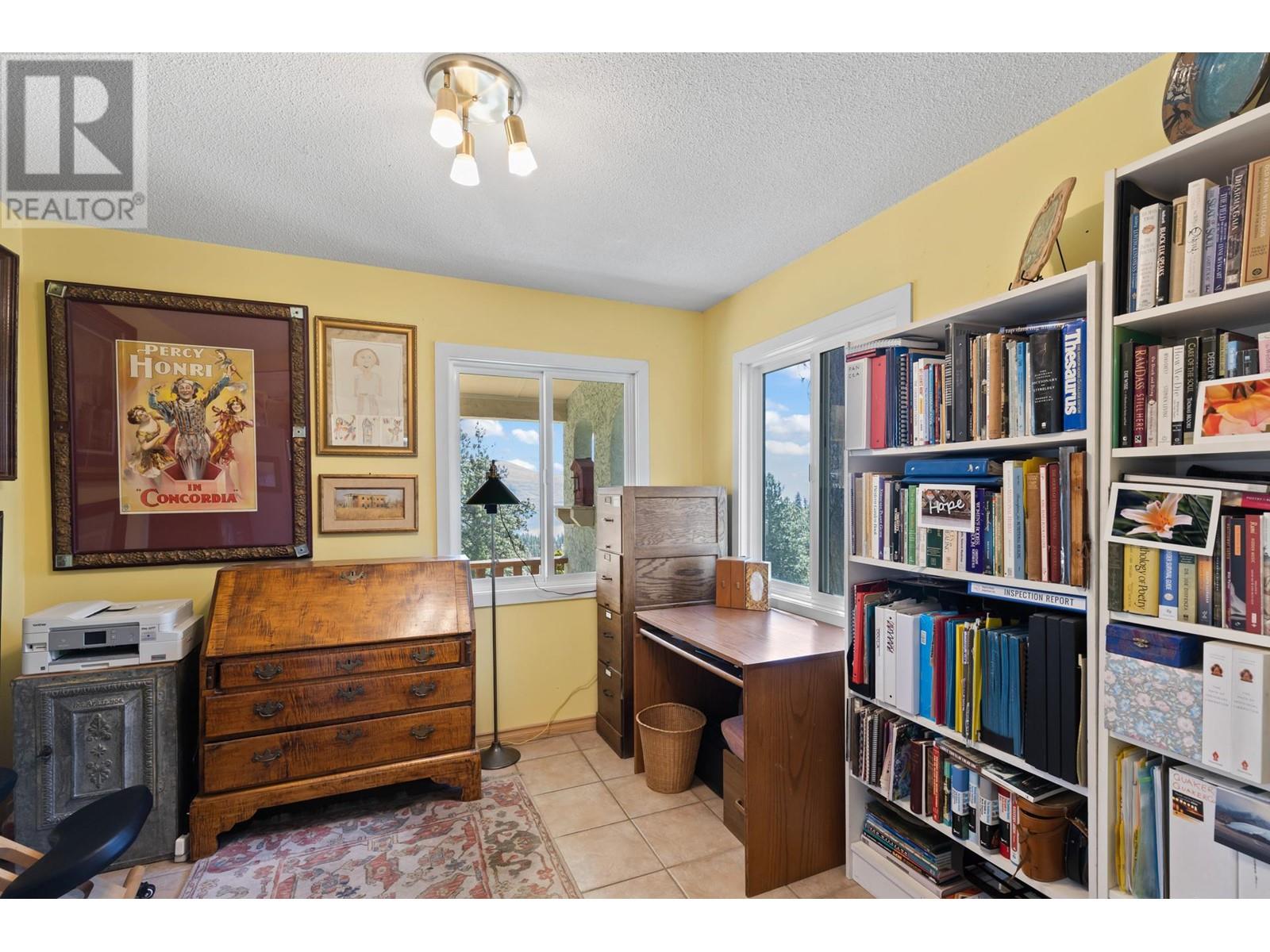 5010 Elliott Avenue, Peachland