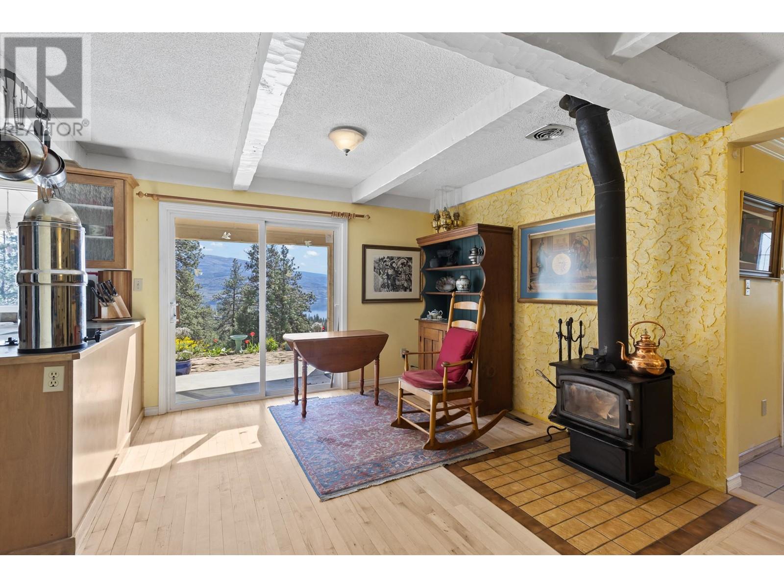 5010 Elliott Avenue, Peachland