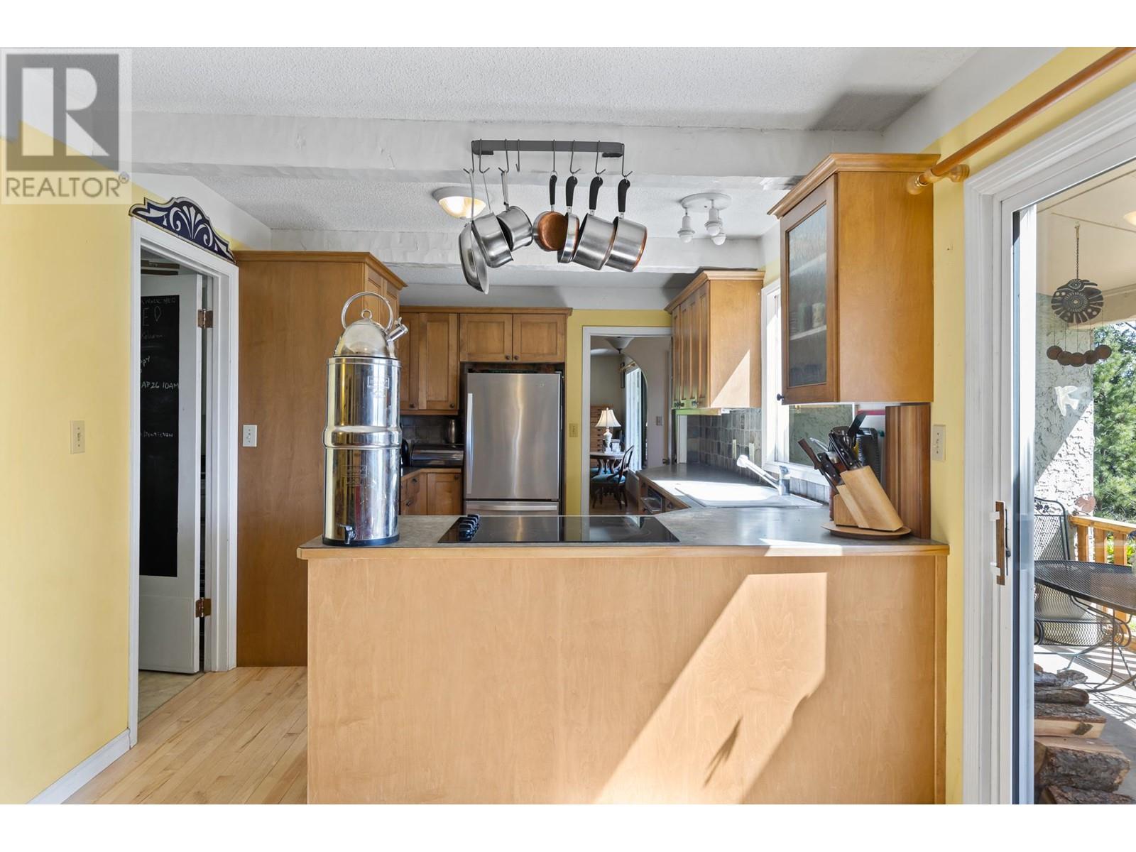 5010 Elliott Avenue, Peachland