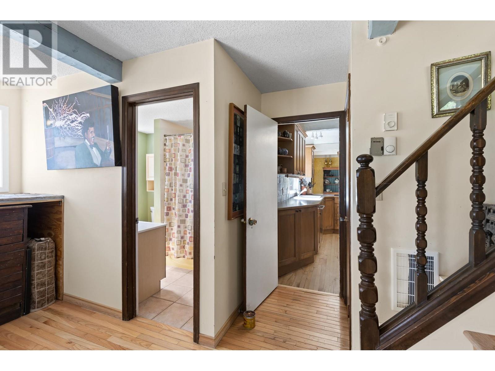 5010 Elliott Avenue, Peachland