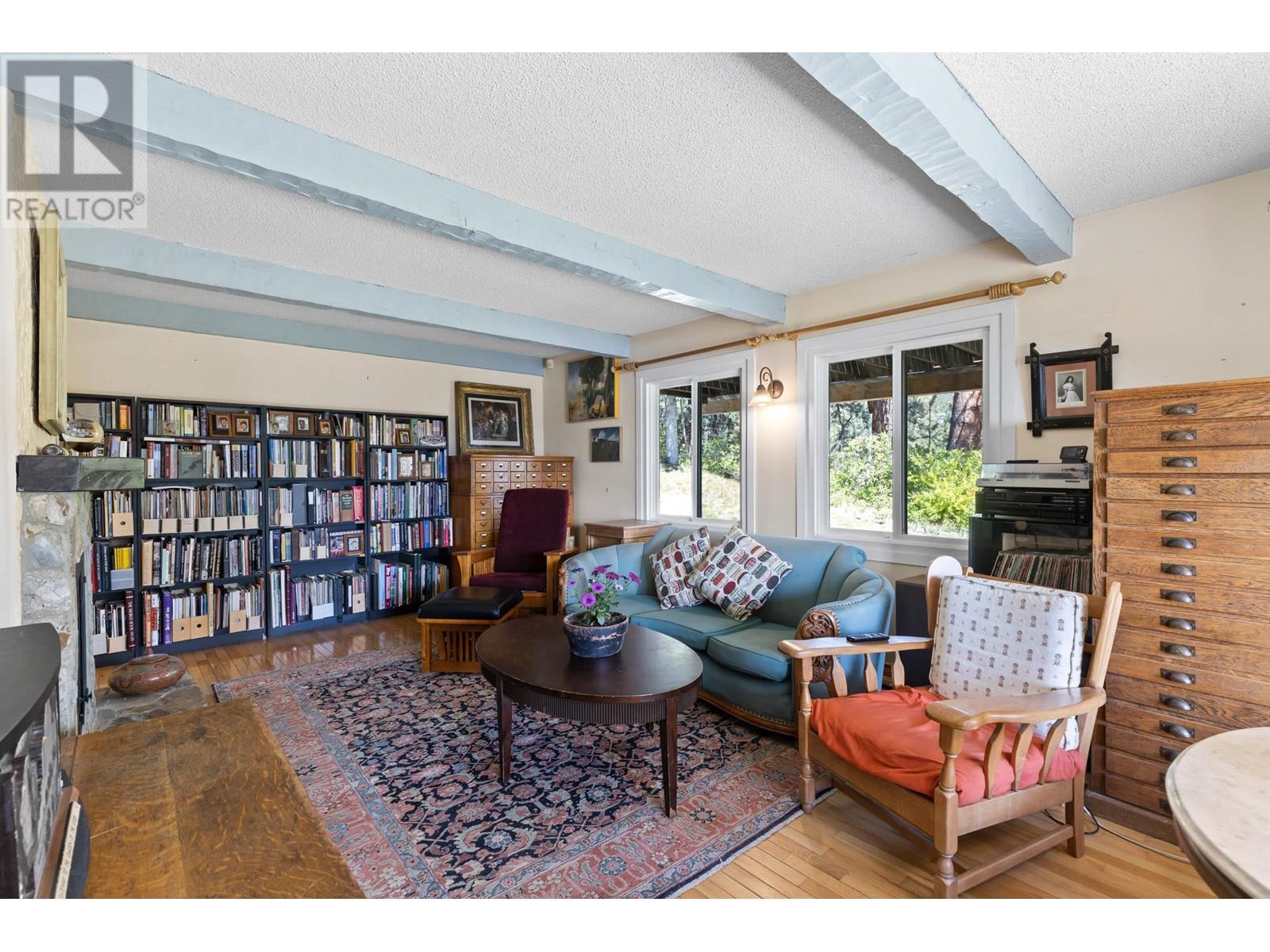 5010 Elliott Avenue, Peachland