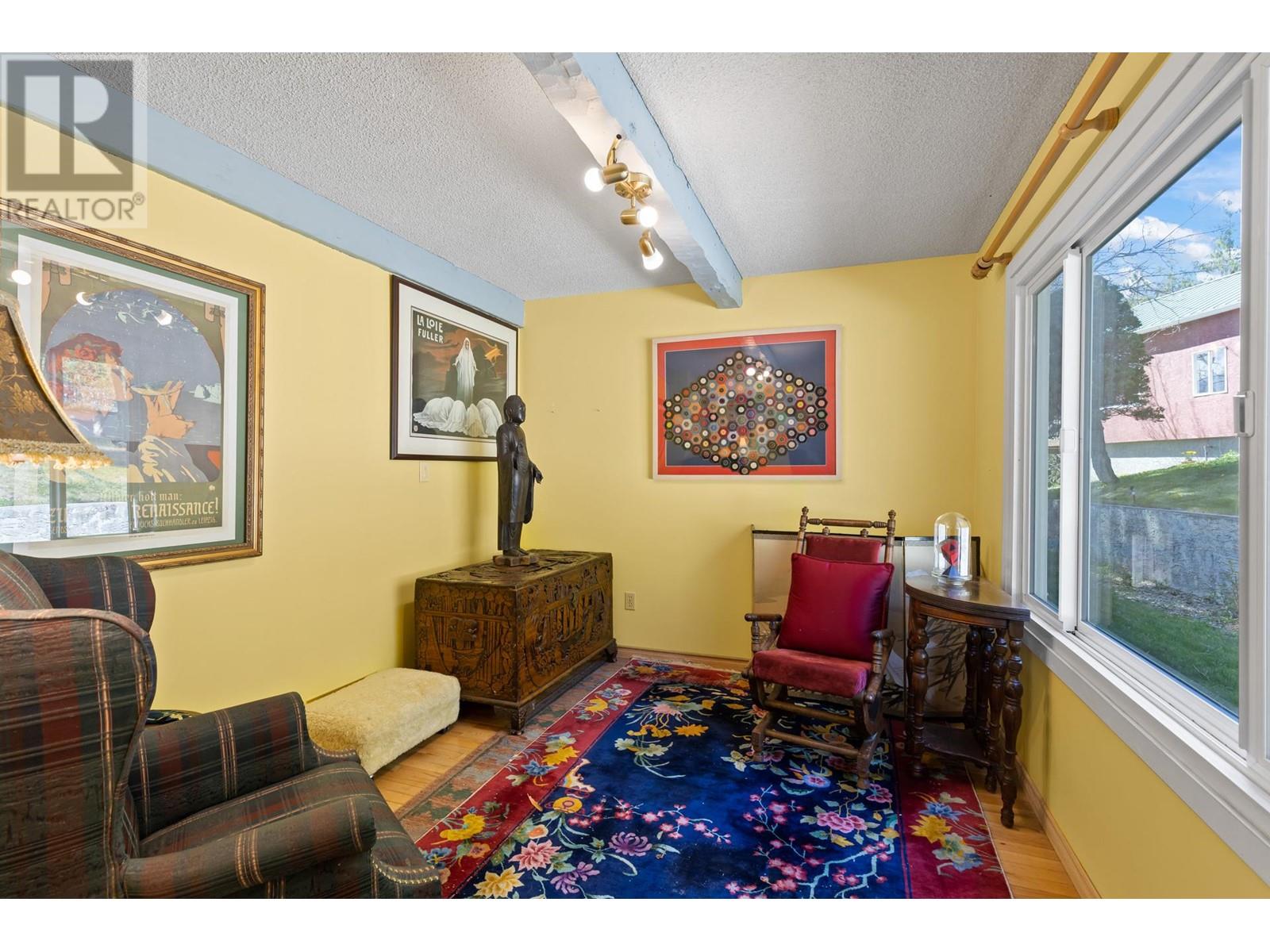 5010 Elliott Avenue, Peachland