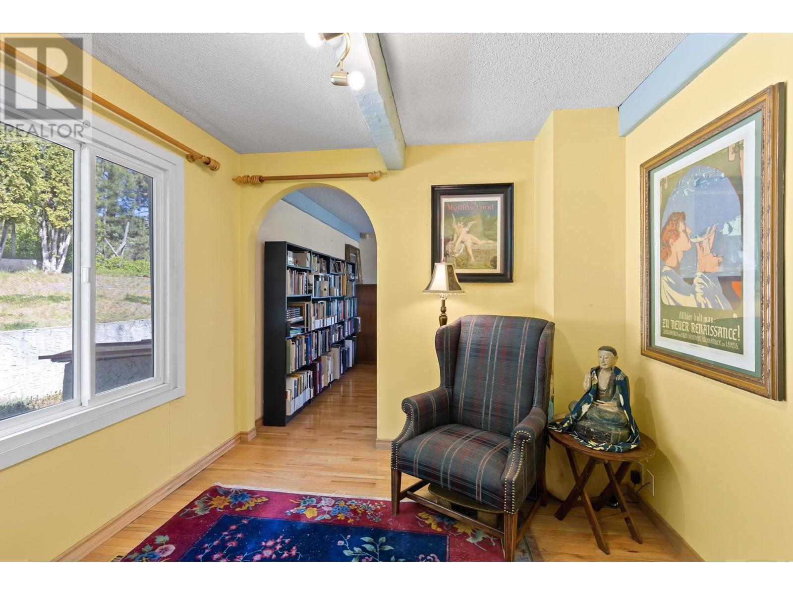 5010 Elliott Avenue, Peachland