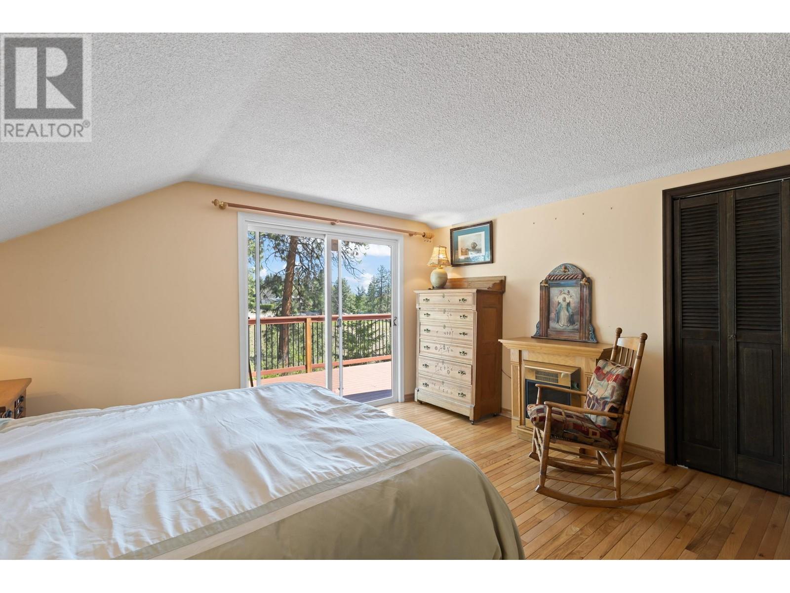 5010 Elliott Avenue, Peachland