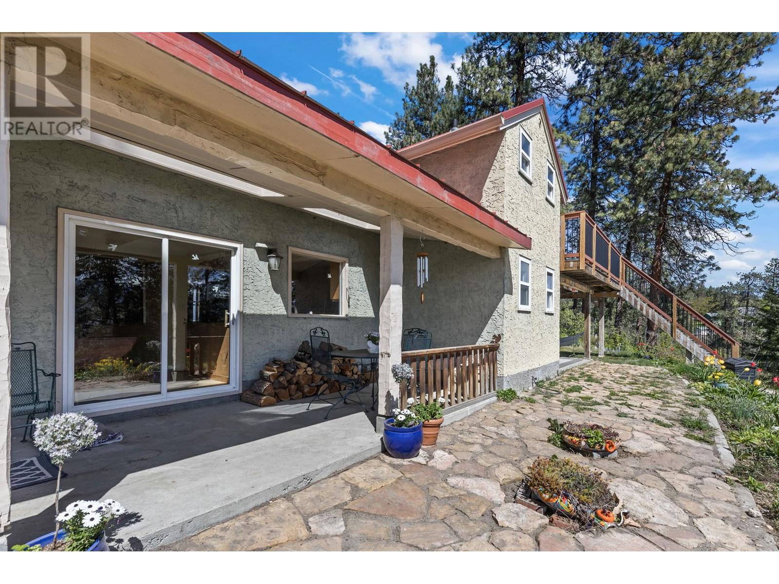 5010 Elliott Avenue, Peachland