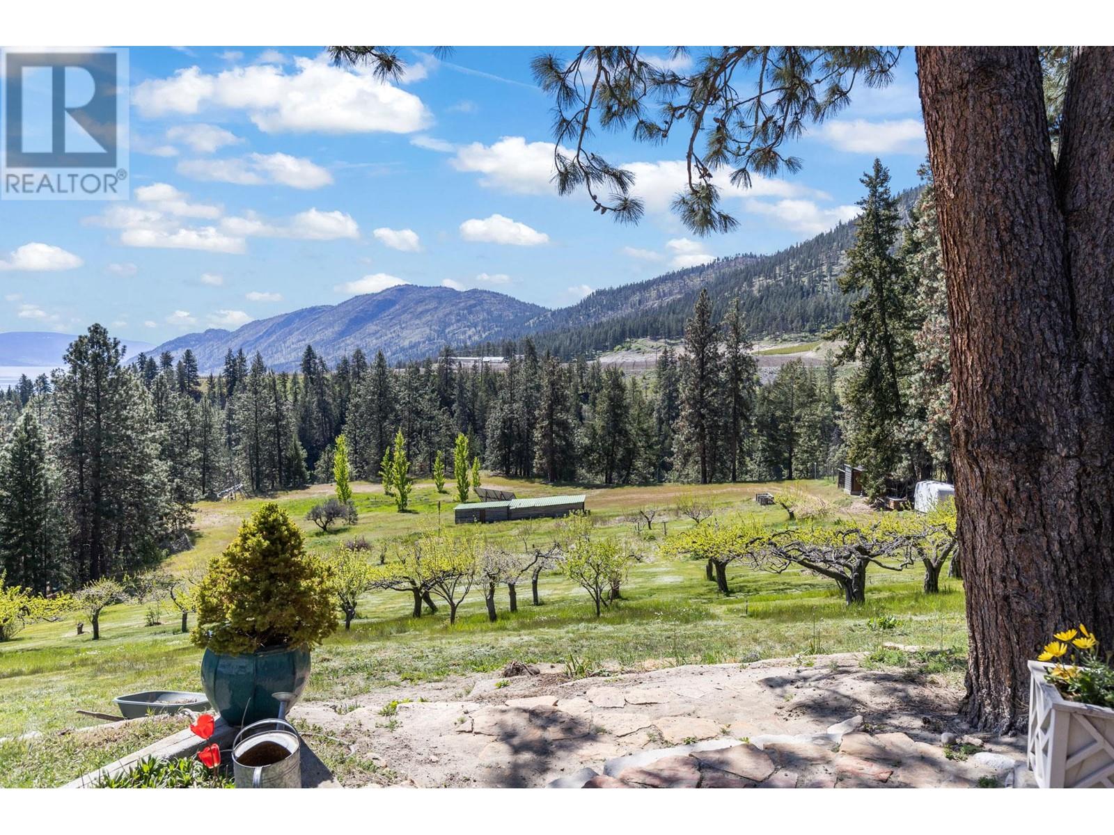 5010 Elliott Avenue, Peachland