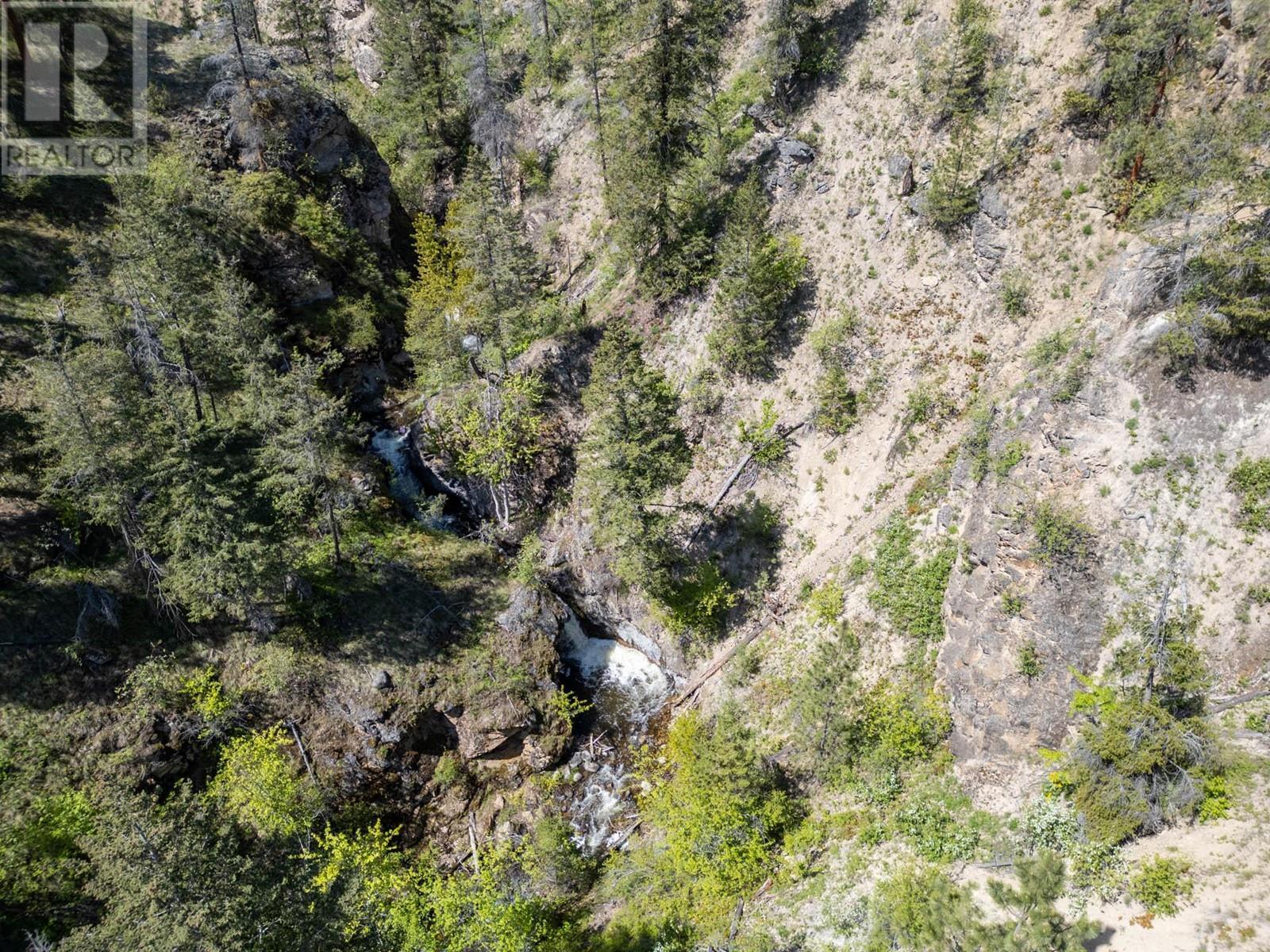 5010 Elliott Avenue, Peachland