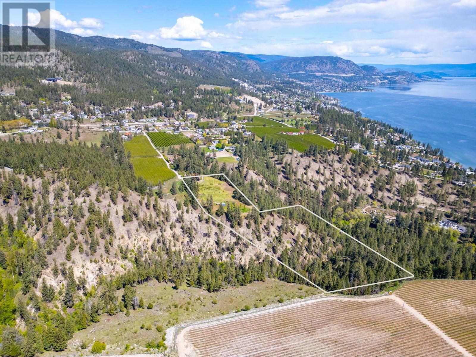 5010 Elliott Avenue, Peachland