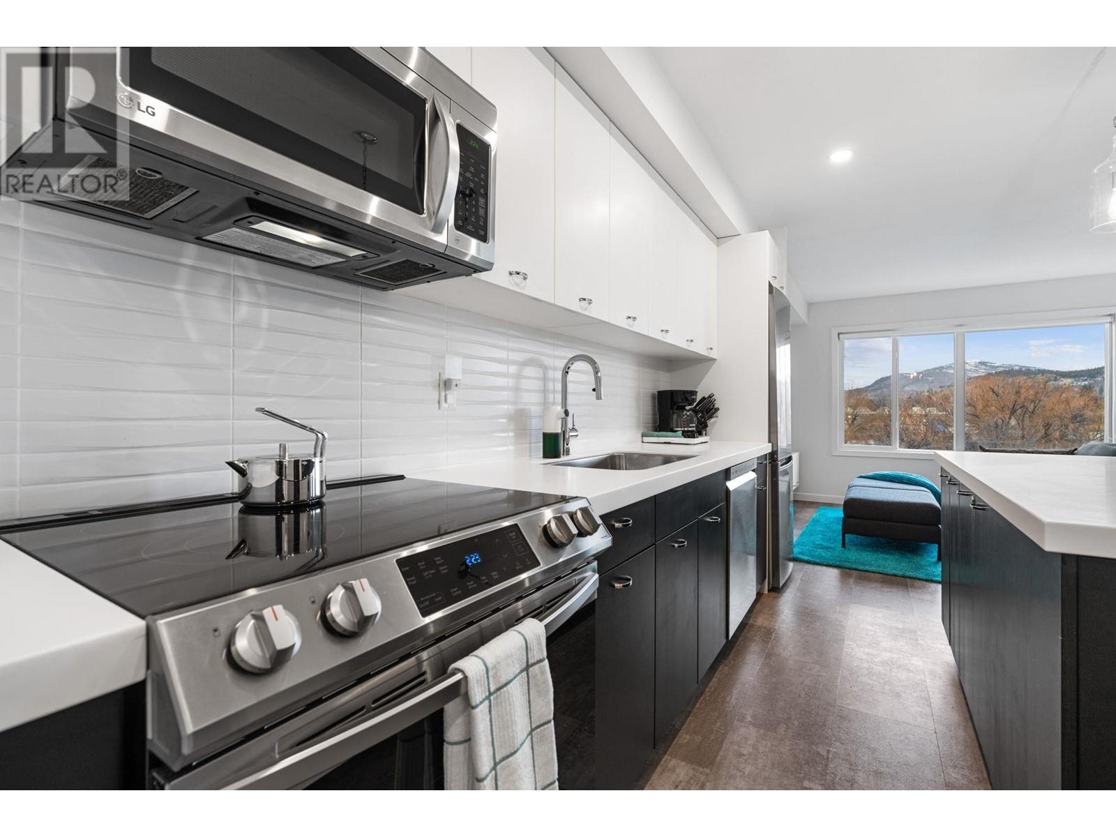 412 1550 Dickson Avenue, Kelowna